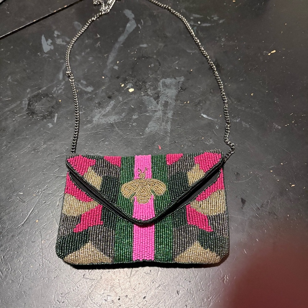 Fall Sale ⭐️⭐️⭐️Vintage Pink and Black Beaded Clutch
